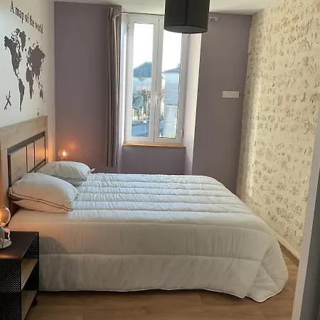 Сasa de vacaciones Cosy 70m2 Avec Jardin 900 M Cure Jonzac